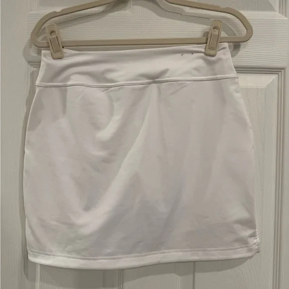Under Armour White HeatGear Golf Skirt - Picture 2 of 5